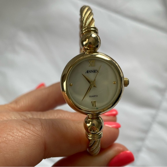 Annex watch - Picture 1 of 2